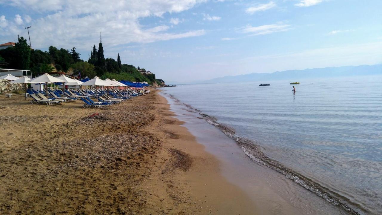 Takis Haikos House Two Minutes Walk To The Beach Peroulia Vounária Exterior foto