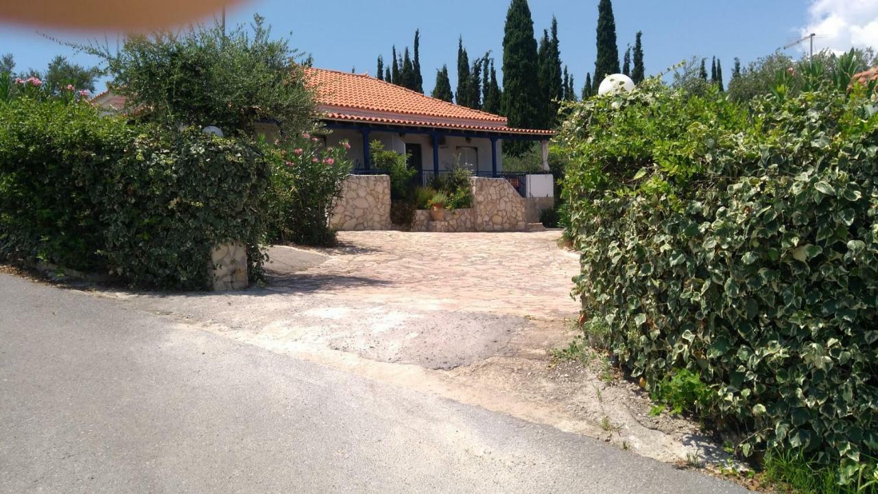 Takis Haikos House Two Minutes Walk To The Beach Peroulia Vounária Exterior foto